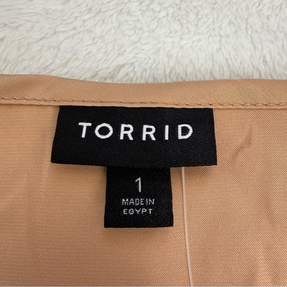 NWT Torrid Satin Cowl Neck Short Sleeve Blouse in Ginger Root Gold Tan - Picture 7 of 12